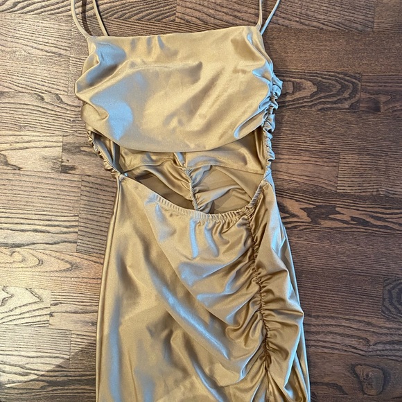 Windsor cutout formal gold dress with high slit - Picture 2 of 6